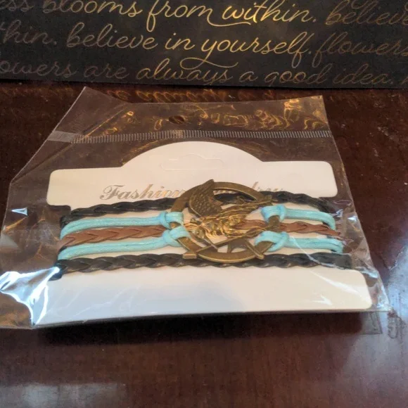 Owlcrate Fandom Grab Bag NWT - Picture 2 of 6